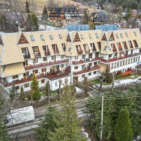 Mountain Pleasant By Bookinghost *