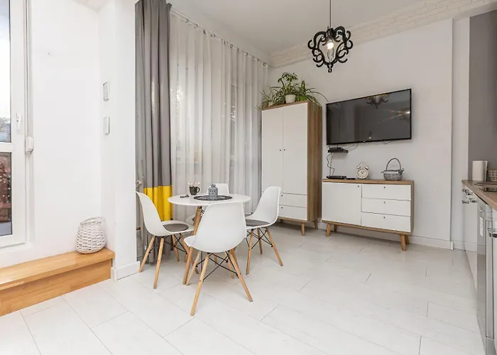 Mountain Pleasant By Bookinghost * Kościelisko