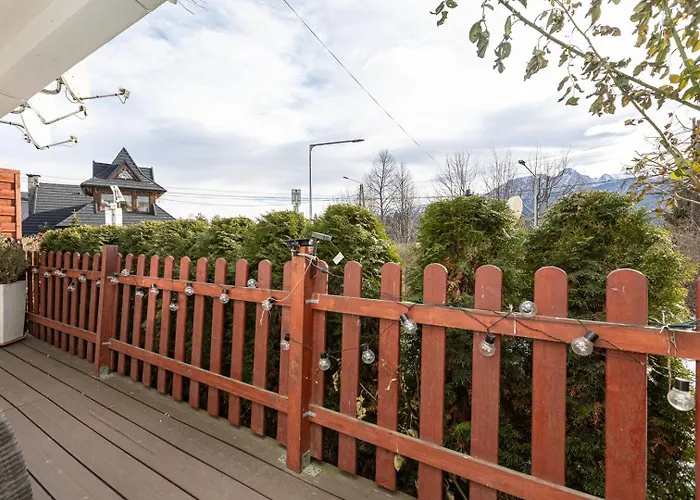 Mountain Pleasant By Bookinghost