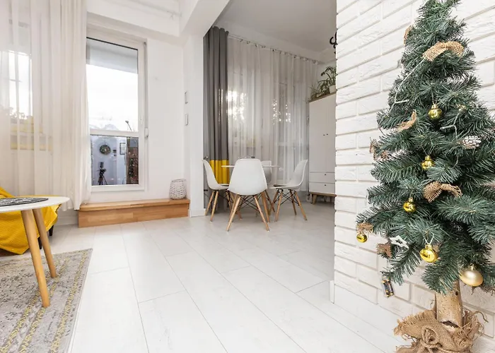 Mountain Pleasant By Bookinghost