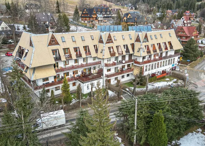 Mountain Pleasant By Bookinghost *